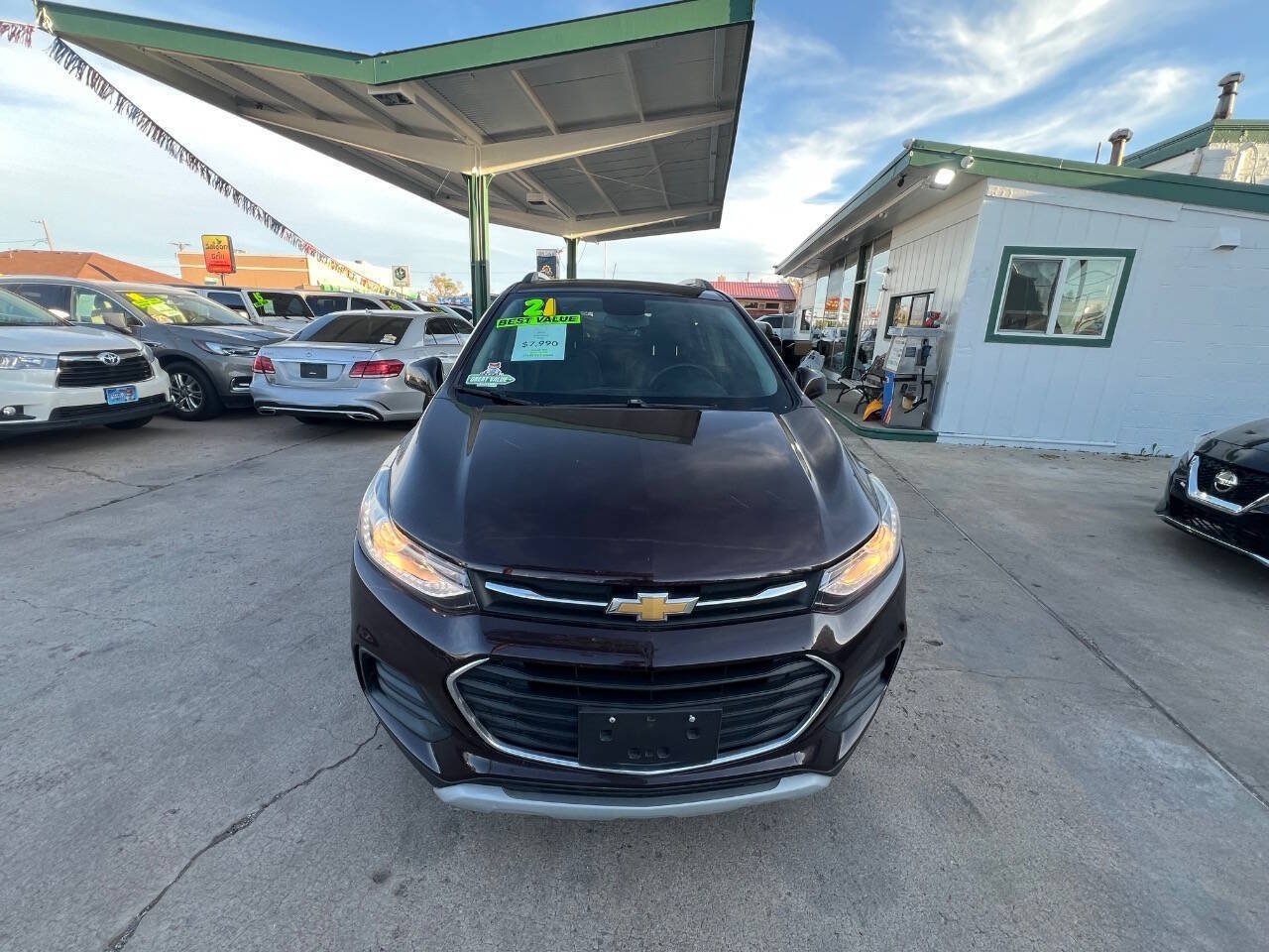 Used 2021 Chevrolet Trax LT AWD/4WD image 2