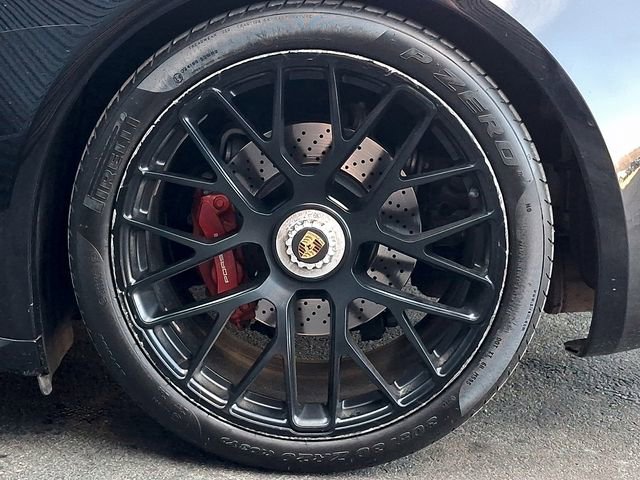 Used 2015 Porsche 911 Carrera 4 GTS image 14