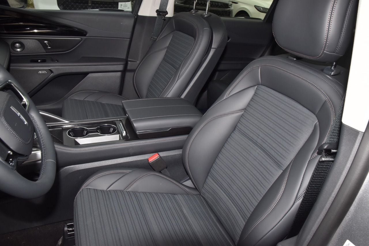 New 2026 Lincoln Nautilus Reserve w/ Jet Appearance Package AWD/4WD image 62