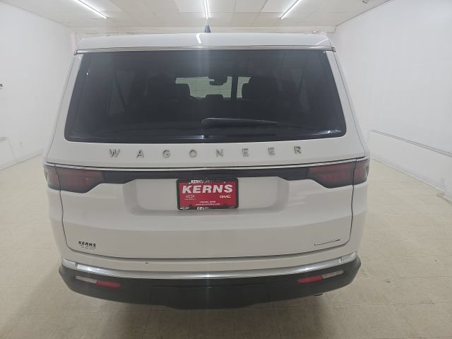 Used 2024 Jeep Wagoneer L Series II w/ Flexible Seating Group AWD/4WD image 18