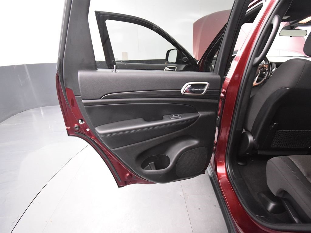 Used 2021 Jeep Grand Cherokee Laredo image 11