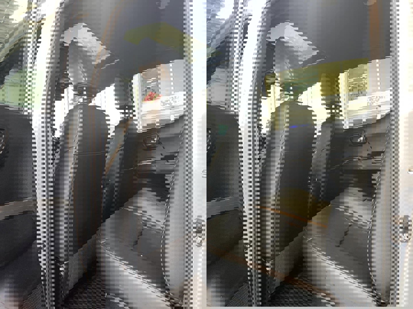 Used 2018 Toyota Tacoma Limited image 16