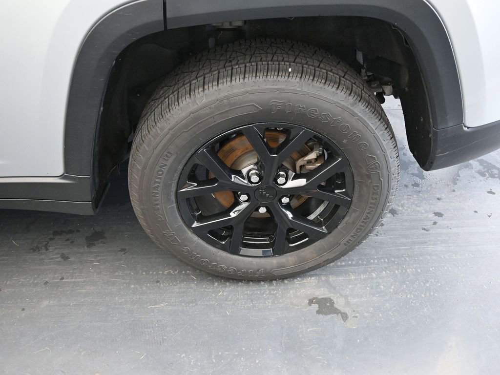 Used 2024 Jeep Grand Cherokee Altitude image 13