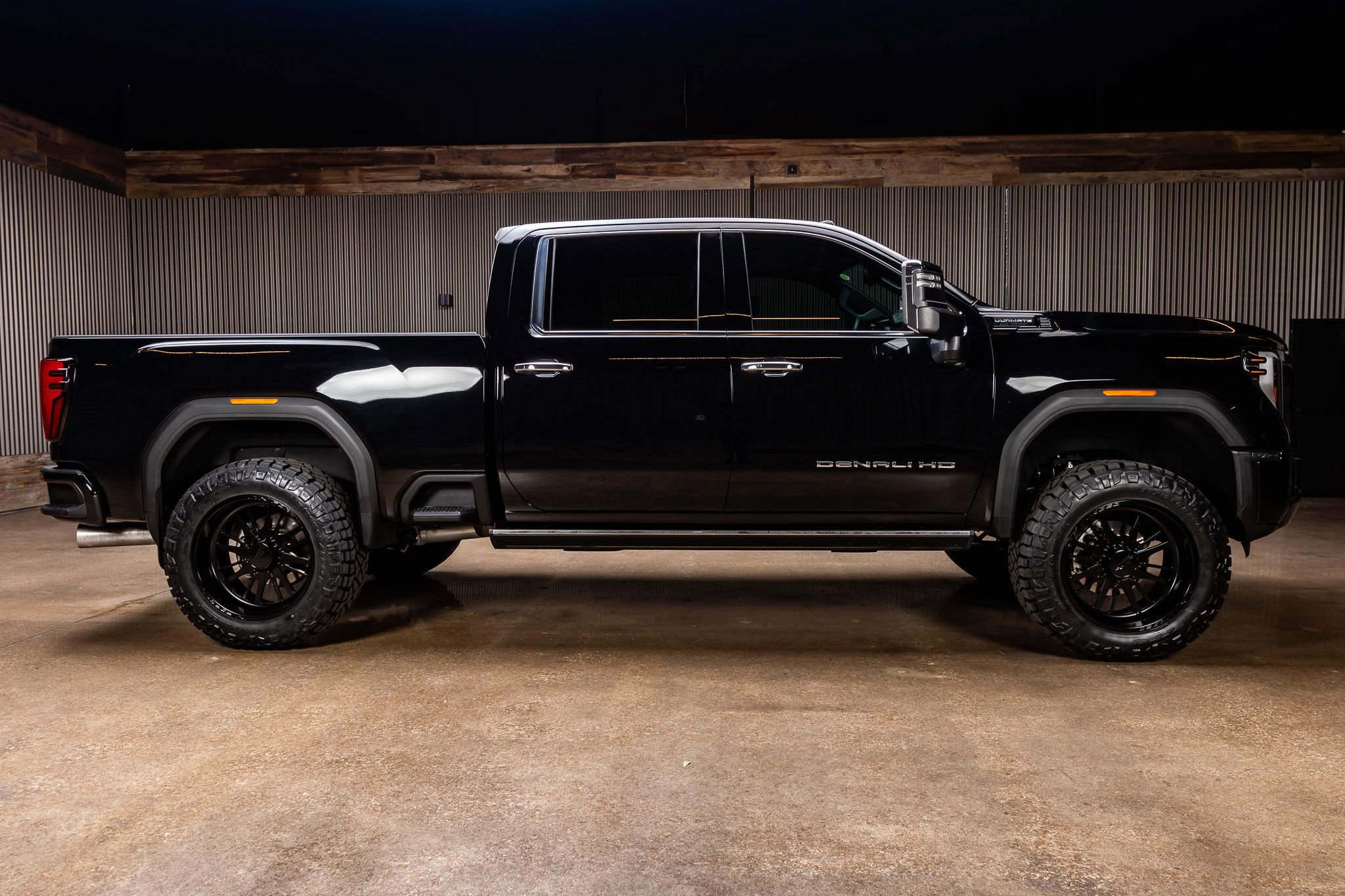 Used 2024 GMC Sierra 3500 Denali Ultimate image 11