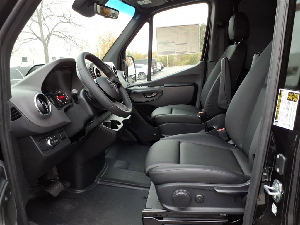 New 2025 Mercedes-Benz Sprinter 2500 image 10