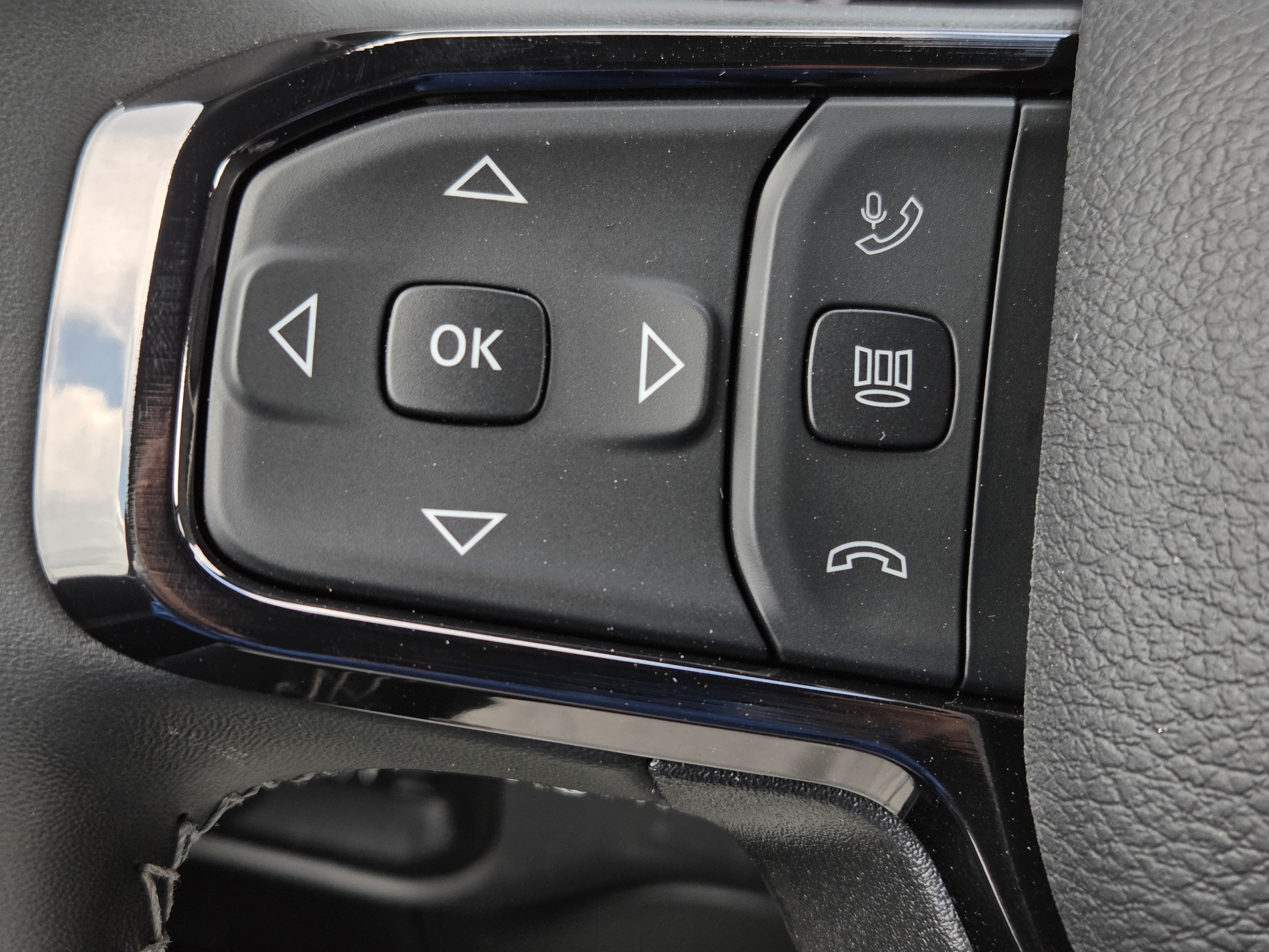 New 2026 RAM 2500 Limited AWD/4WD image 16