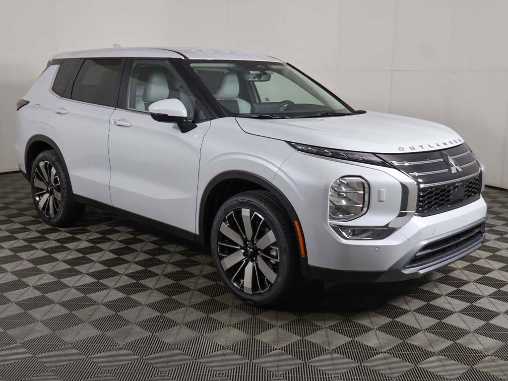 New 2025 Mitsubishi Outlander SE image 56