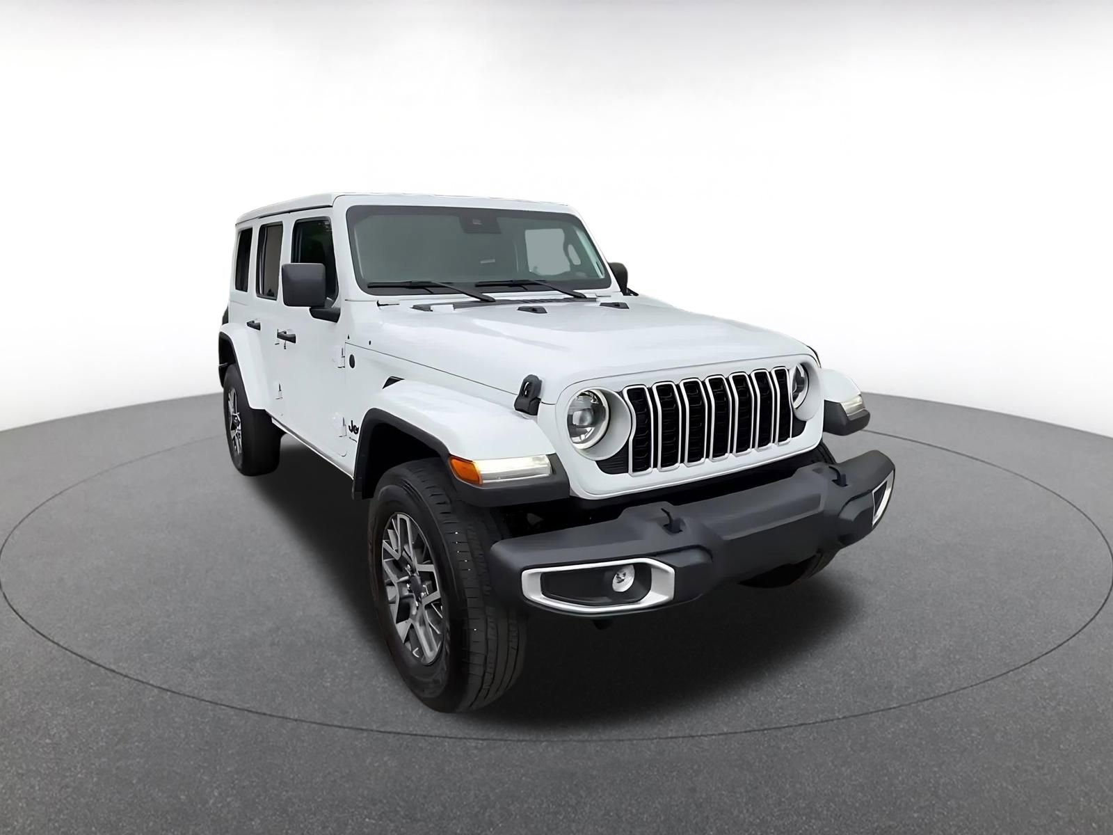 Used 2025 Jeep Wrangler Unlimited Sahara AWD/4WD image 3