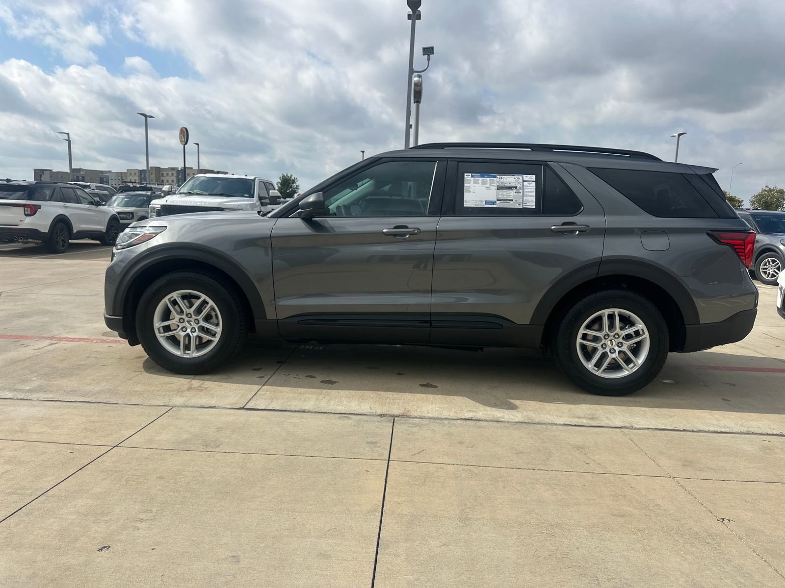 New 2026 Ford Explorer Active w/ Active Comfort Package image 2