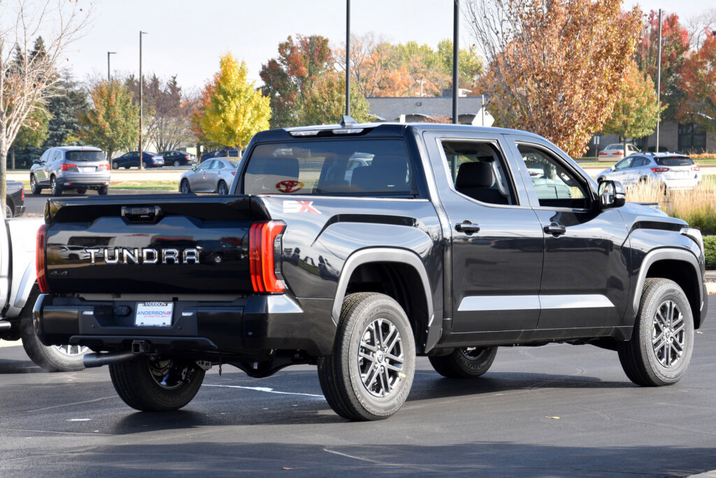 New 2023 Toyota Tundra SR5 w/ SR5 Convenience Package AWD/4WD image 2