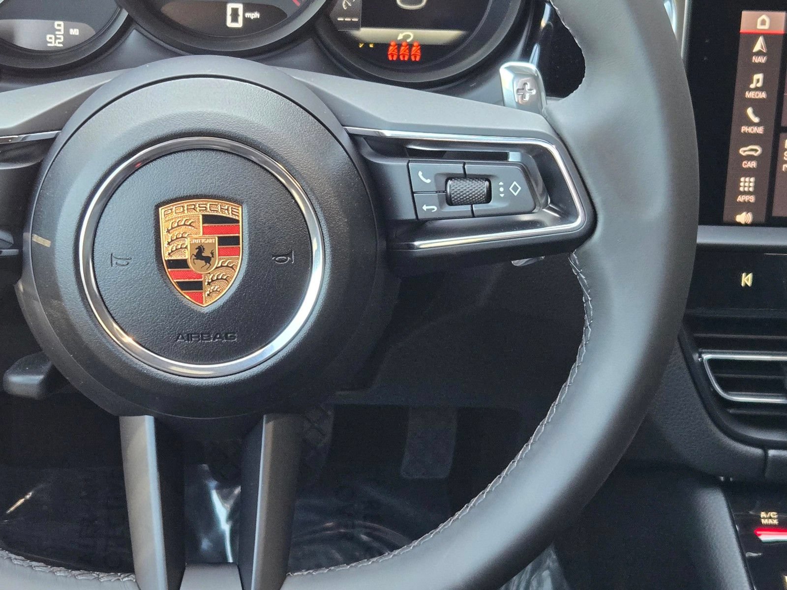 New 2026 Porsche Macan AWD/4WD image 17