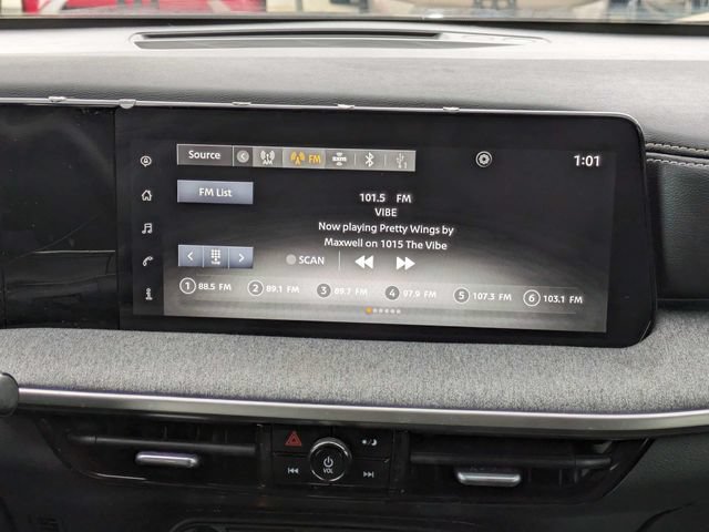 Used 2025 Nissan Kicks SV FWD image 19