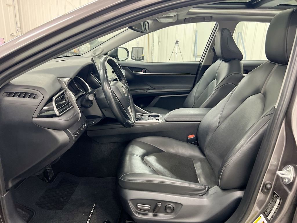 Used 2024 Toyota Camry XLE w/ Navigation Package image 21