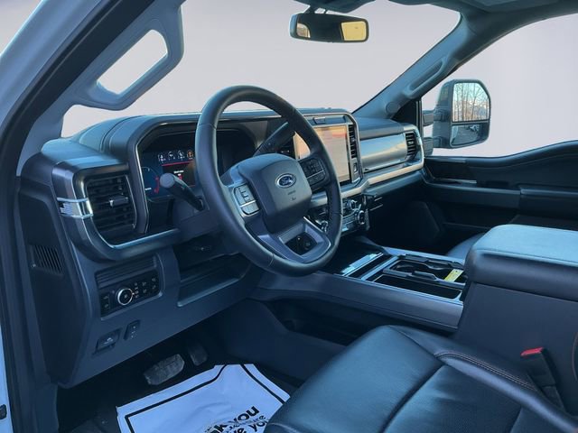 Used 2025 Ford F450 Lariat w/ FX4 Off-Road Package image 9
