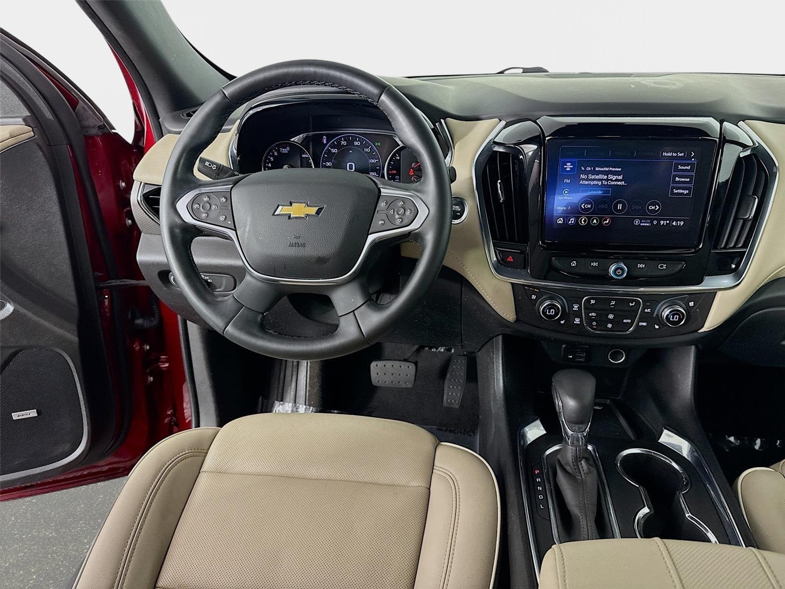 Used 2023 Chevrolet Traverse Premier FWD image 26