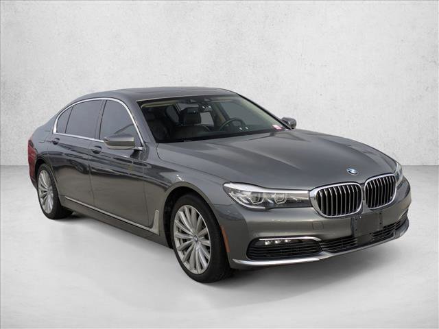 Used 2018 BMW 740i image 3