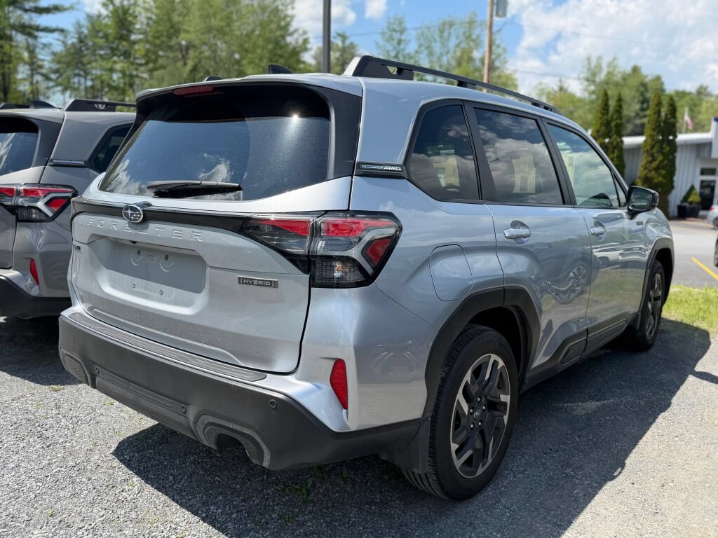 Certified 2025 Subaru Forester Limited w/ Popular Package AWD/4WD image 4