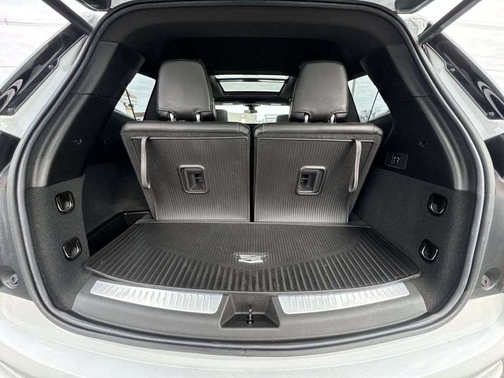 Used 2024 Cadillac XT6 Luxury w/ LPO, Floor Liner Package AWD/4WD image 25