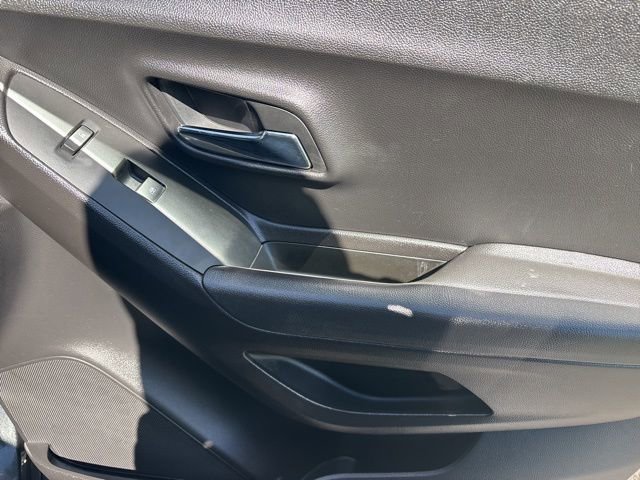 Used 2018 Chevrolet Trax LT w/ LT Convenience Package image 37