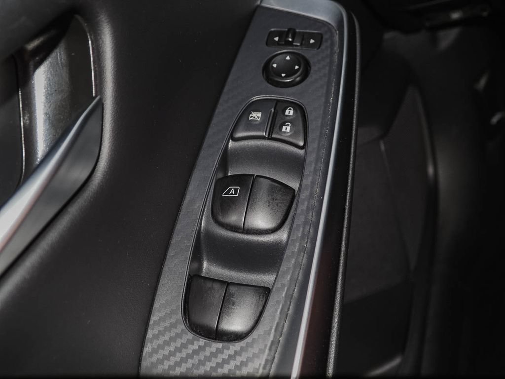 Used 2025 Nissan Sentra SR FWD image 26
