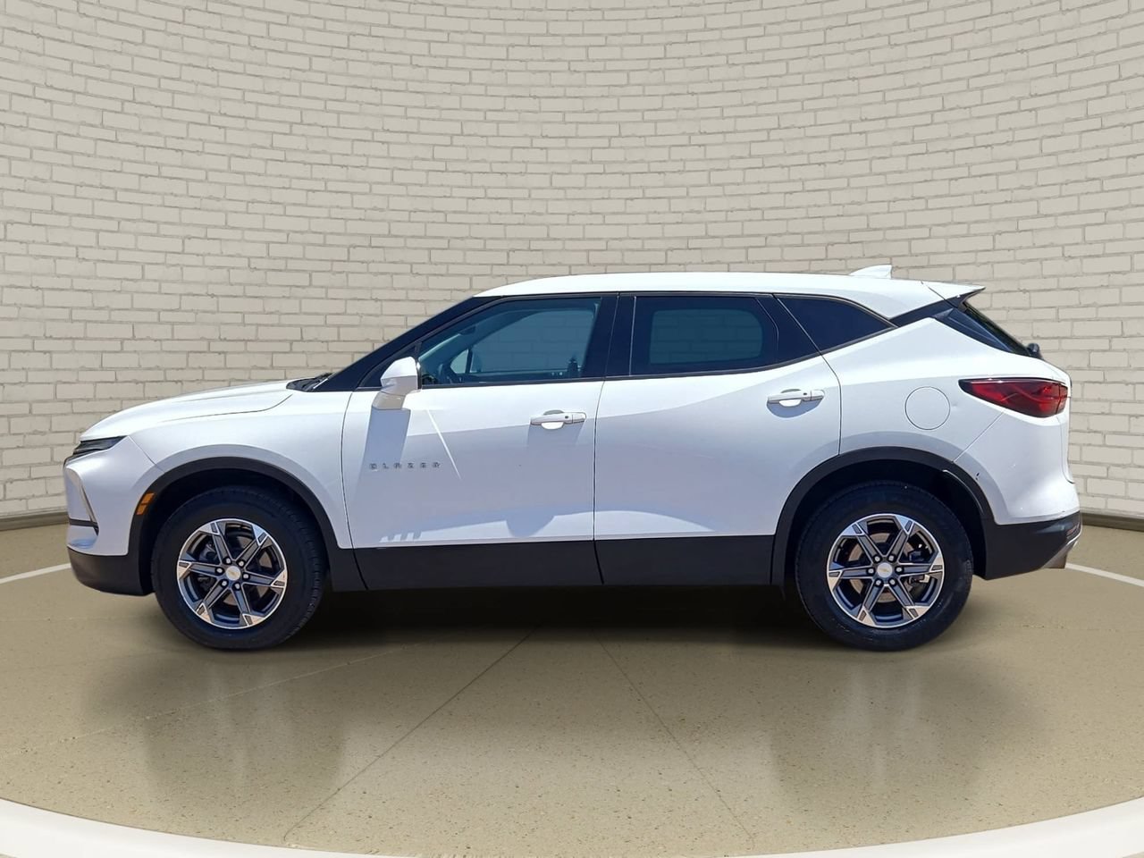 Used 2023 Chevrolet Blazer LT FWD image 8