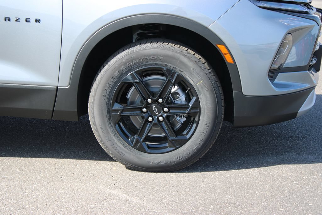 New 2026 Chevrolet Blazer LT w/ Convenience Package FWD image 12