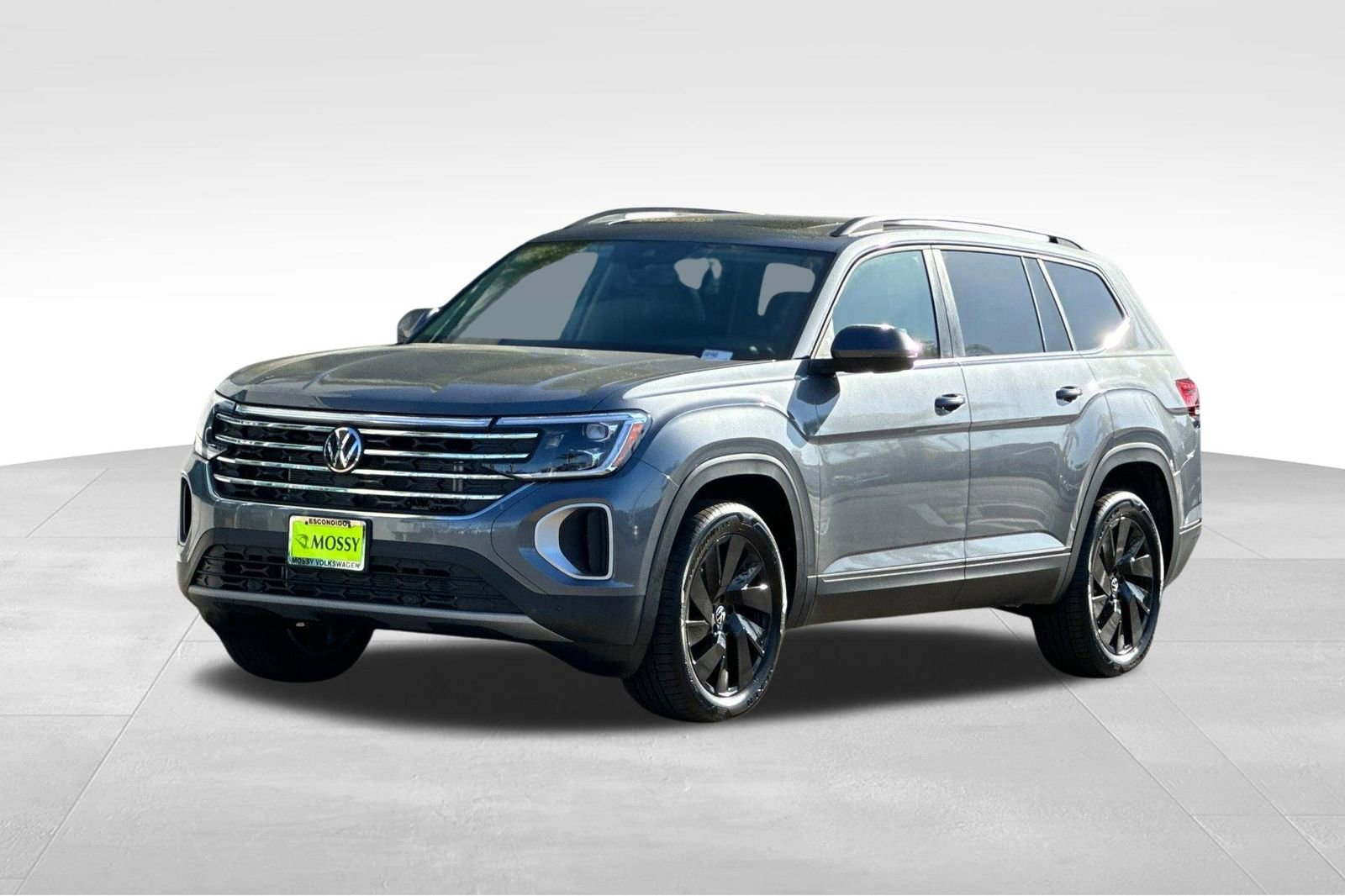 New 2025 Volkswagen Atlas SE image 1