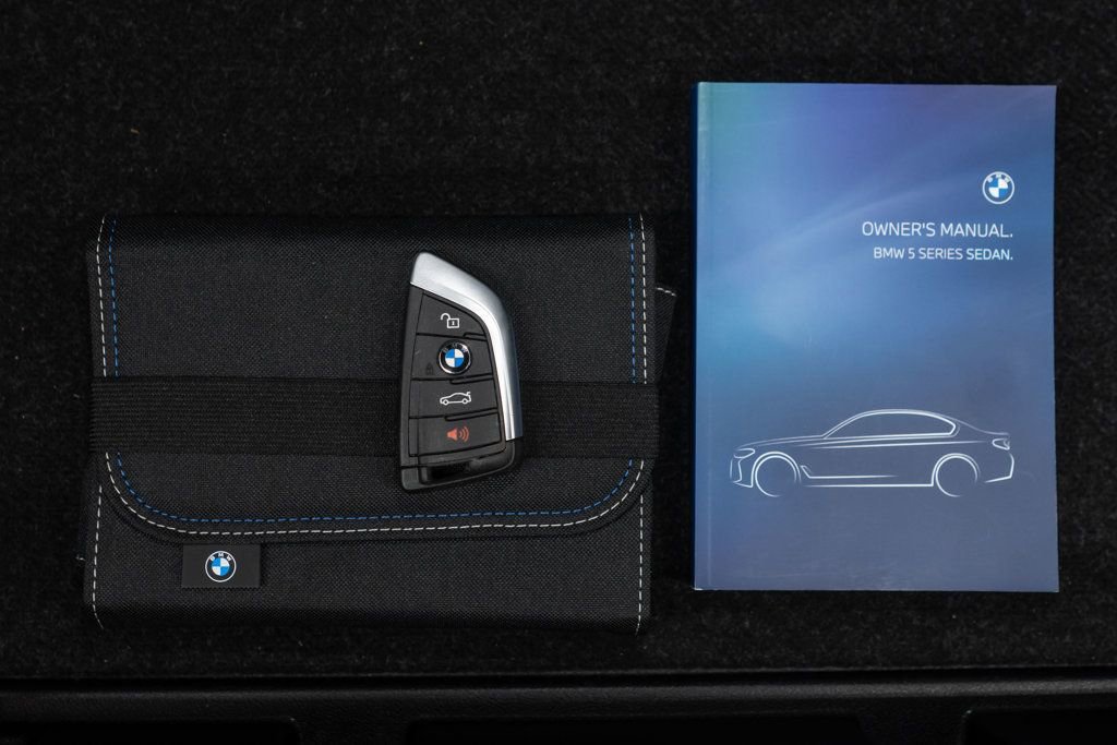 Used 2022 BMW 530i xDrive w/ Premium Package image 56
