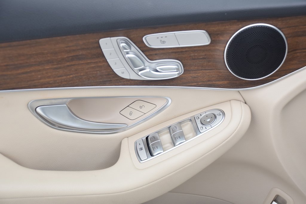 Used 2021 Mercedes-Benz GLC 300 image 21