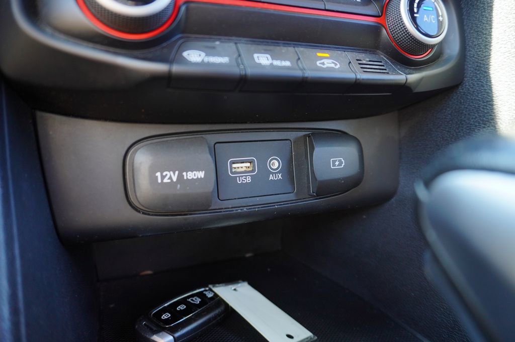 Used 2019 Hyundai Veloster Turbo image 19