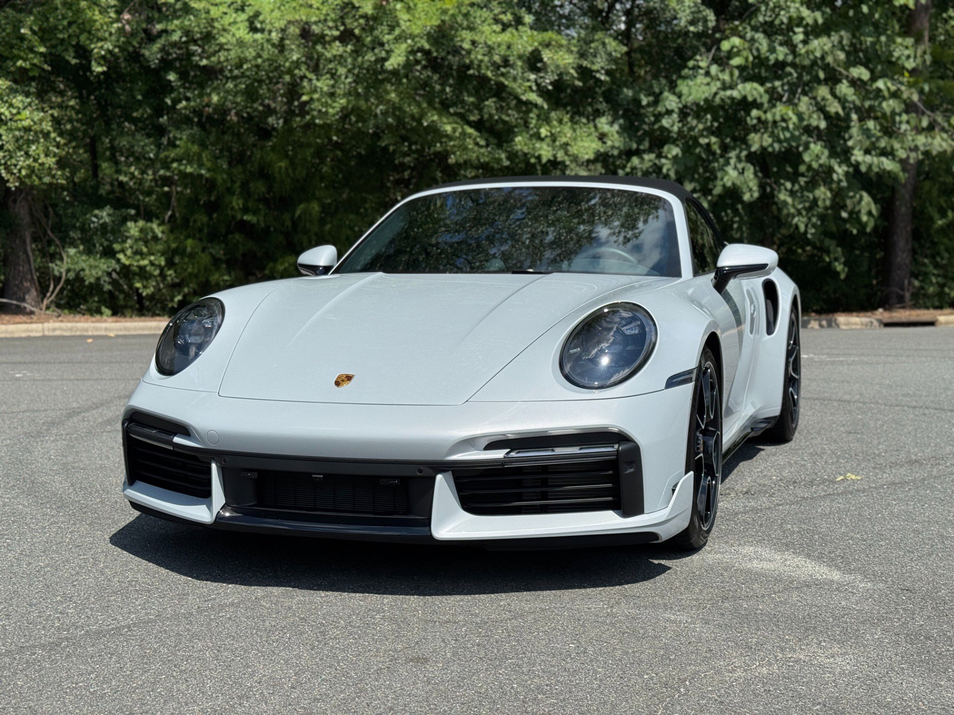 Used 2024 Porsche 911 Cabriolet image 3