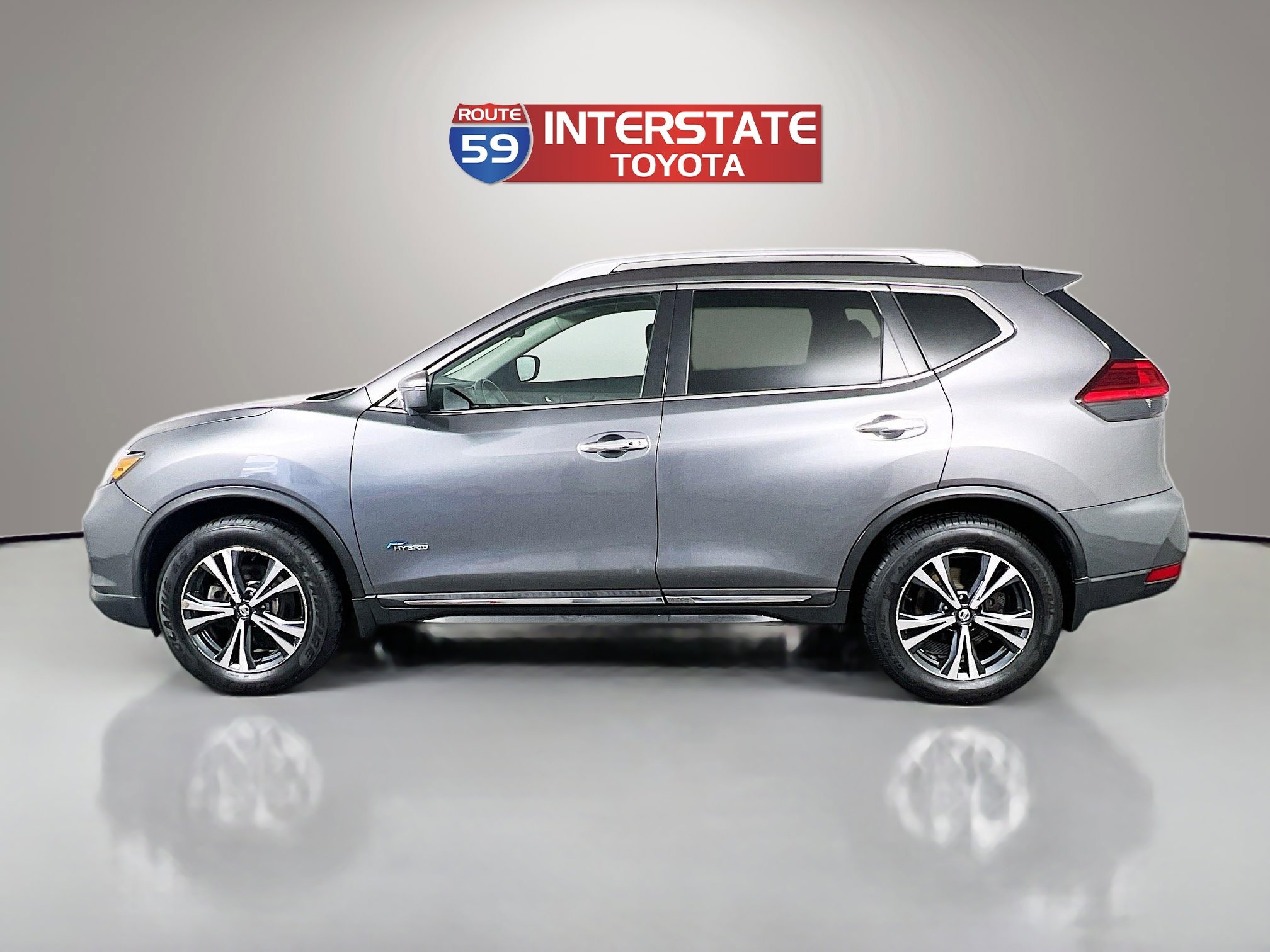 Used 2017 Nissan Rogue SL w/ SL HEV Premium Package image 4