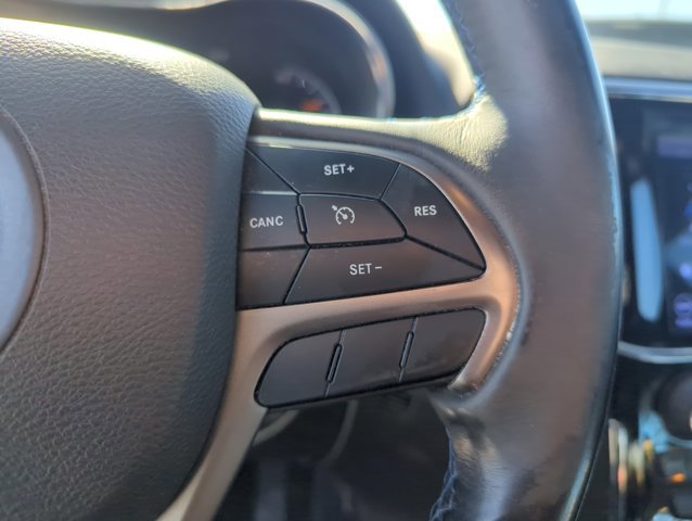 Used 2019 Jeep Grand Cherokee Laredo image 14