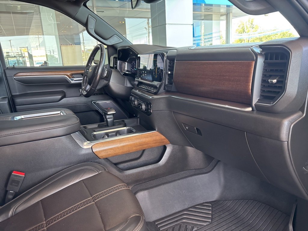 Used 2022 Chevrolet Silverado 1500 High Country w/ High Country Premium Package image 47