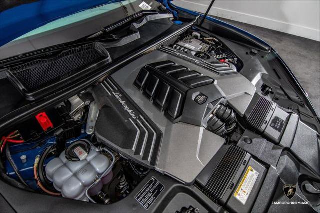 Used 2025 Lamborghini Urus SE image 8