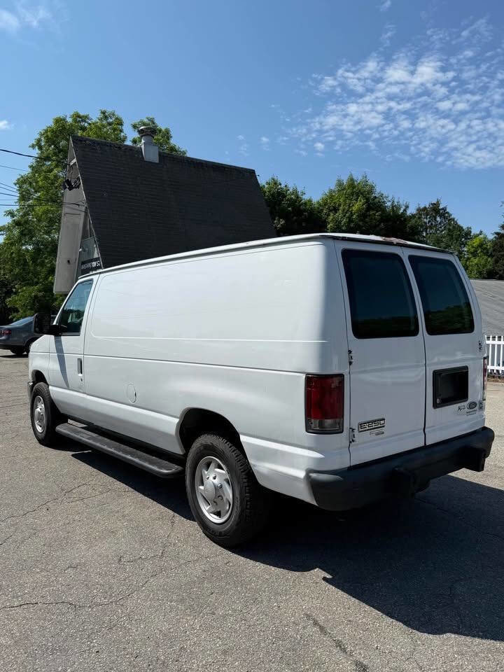 Used 2011 Ford E-250 and Econoline 250 w/ PWR Group image 3