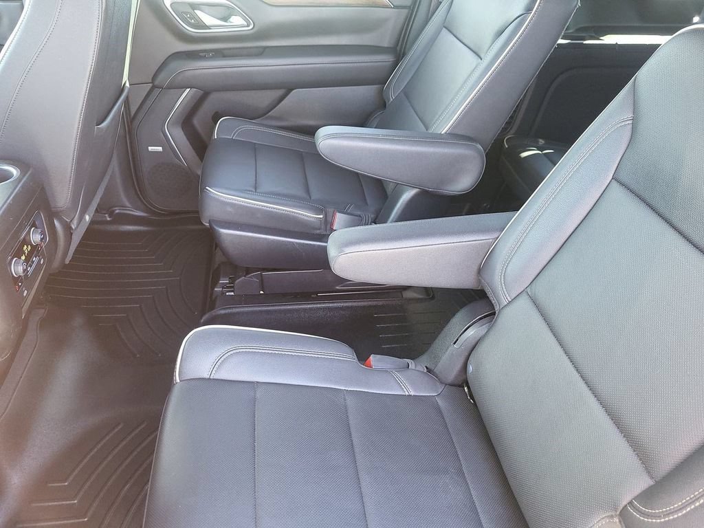 Used 2023 Chevrolet Suburban Premier AWD/4WD image 31