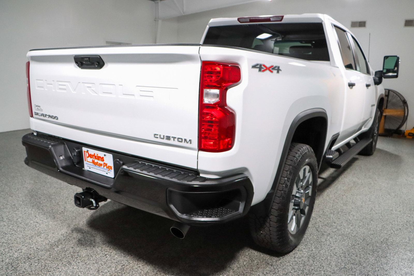 Used 2022 Chevrolet Silverado 2500 Custom w/ Custom Value Package image 7