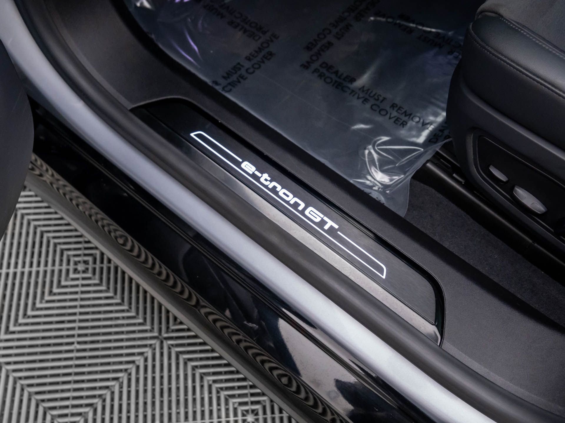 Used 2022 Audi e-tron GT Prestige w/ Prestige Package image 19