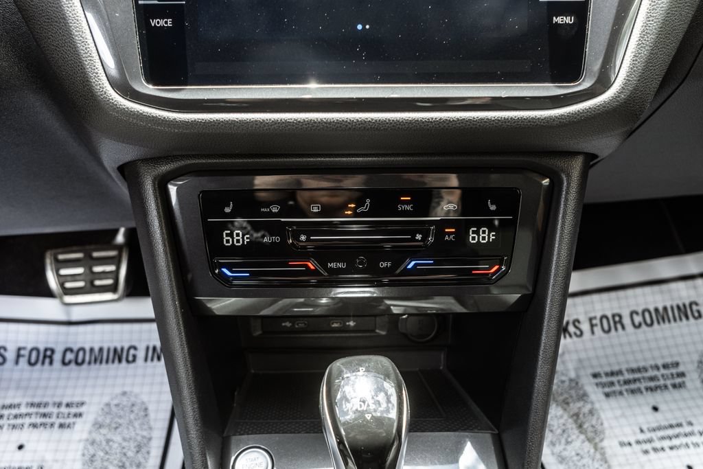 Used 2022 Volkswagen Tiguan SE R-Line AWD/4WD image 19