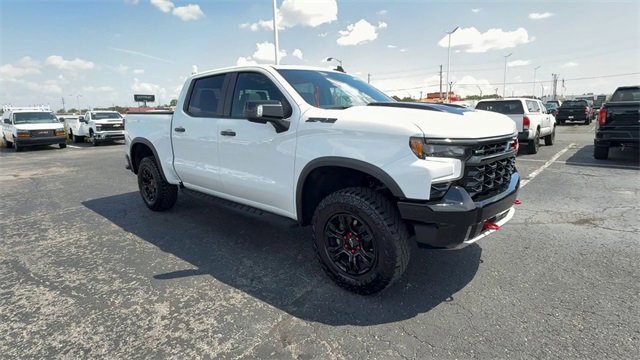 Used 2024 Chevrolet Silverado 1500 ZR2 w/ Technology Package image 2