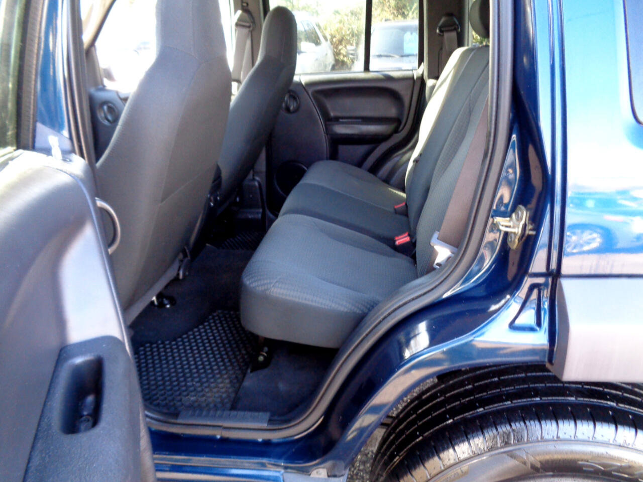 Used 2003 Jeep Liberty Sport RWD image 14