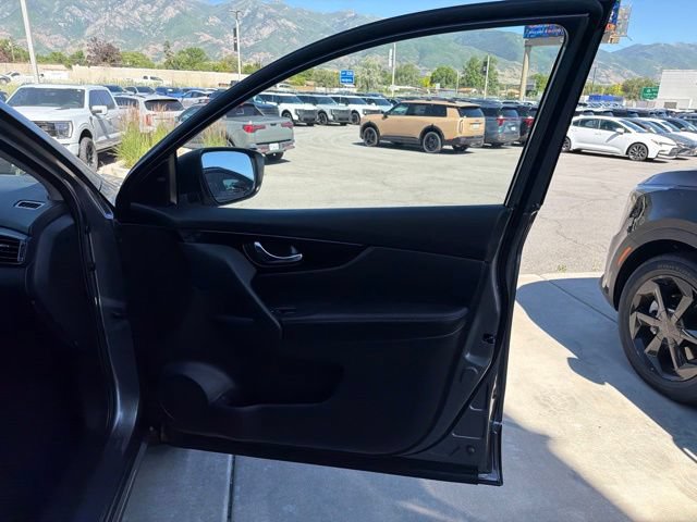 Used 2022 Nissan Rogue Sport SV w/ Technology Package AWD/4WD image 32
