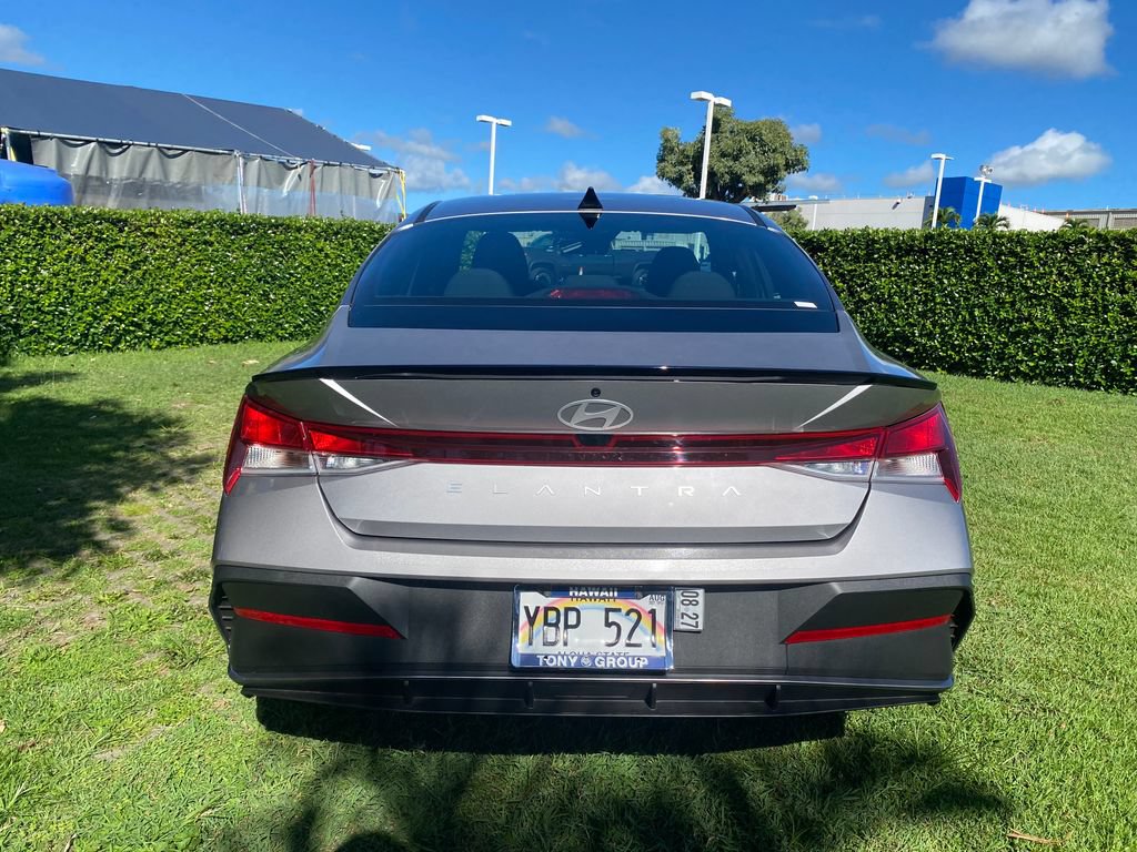 Used 2025 Hyundai Elantra Sport FWD image 24