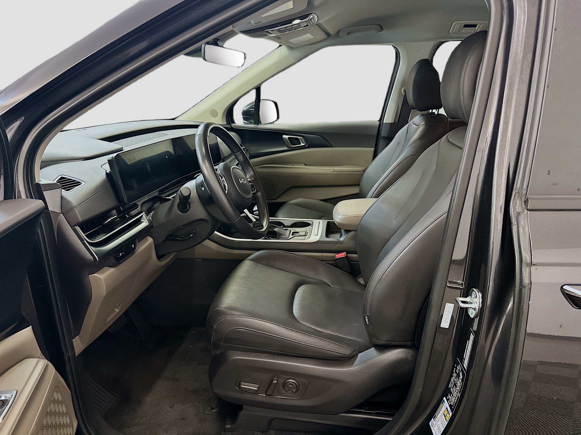 Used 2026 Kia Carnival FWD image 13