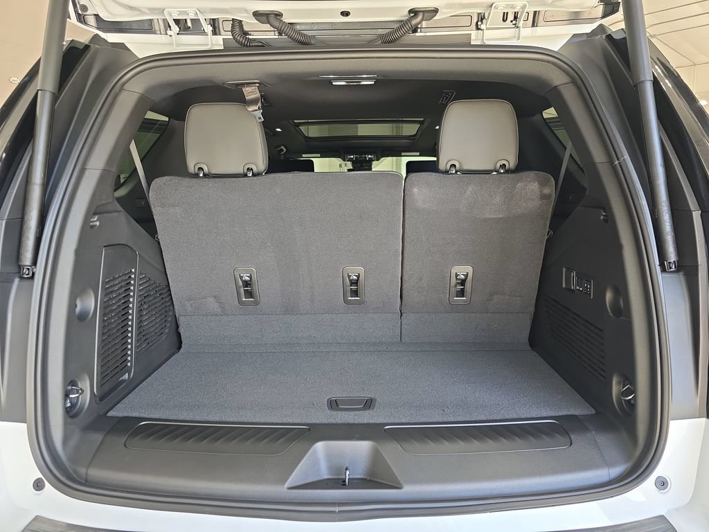 New 2026 GMC Yukon Elevation w/ Elevation Premium Package AWD/4WD image 13