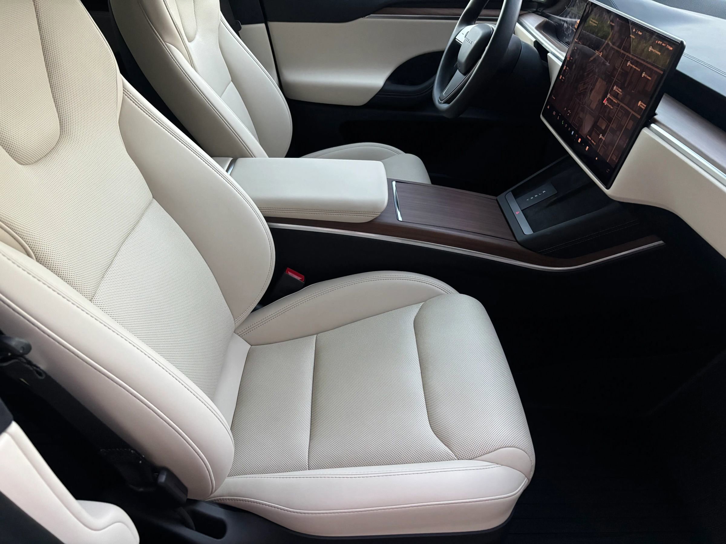 Used 2024 Tesla Model X image 12