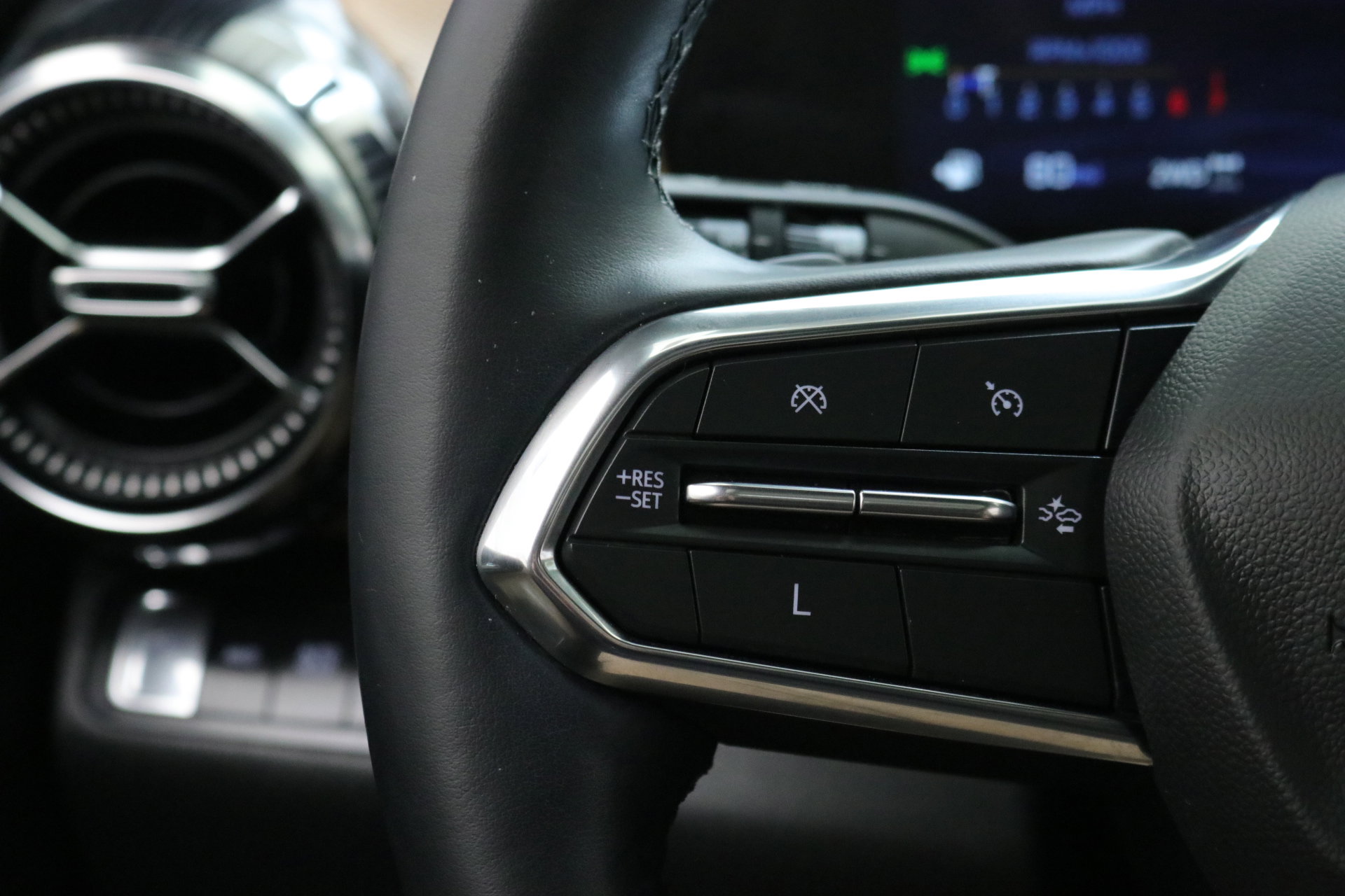 Used 2025 Chevrolet Equinox ACTIV w/ Safety and Technology Package image 13