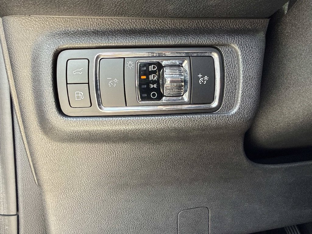 Certified 2024 Lincoln Corsair Grand Touring w/ Equipment Group 301A AWD/4WD image 32