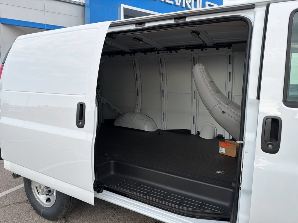 New 2026 Chevrolet Express 2500 w/ Driver Convenience Package RWD image 13